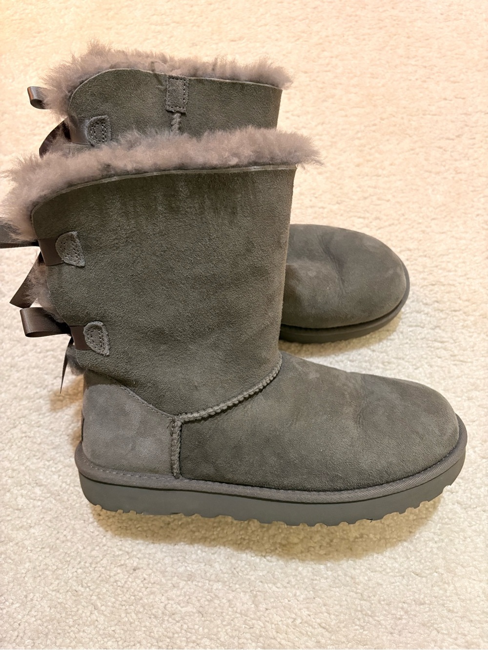 UGG Gray Suede Bow-Back Short Shearling Boots - Picture 6 of 6